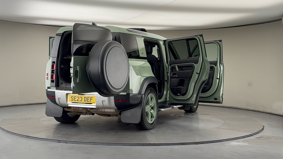 More views of Land Rover Defender 110