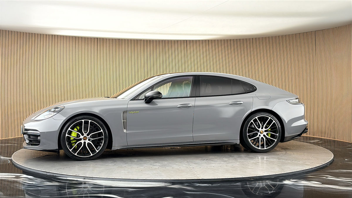 More views of Porsche Panamera