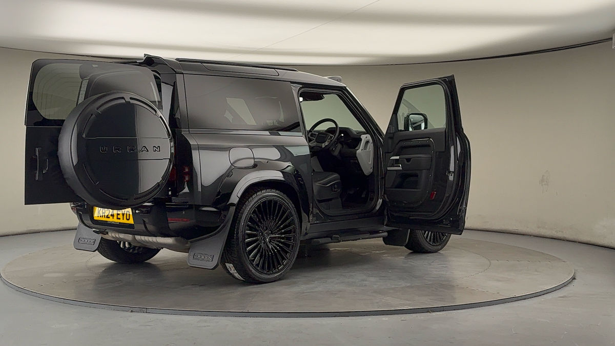 More views of Land Rover Defender 90