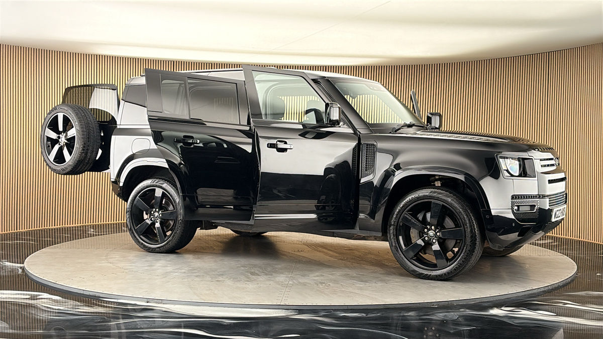 More views of Land Rover Defender 110