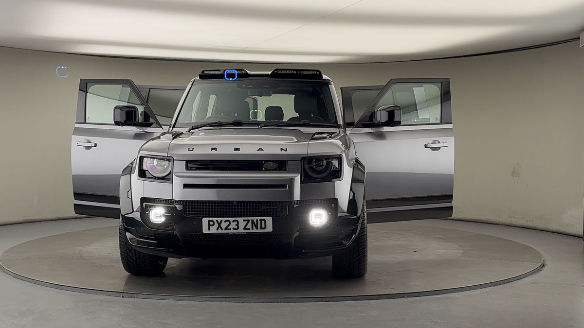 More views of Land Rover Defender 110