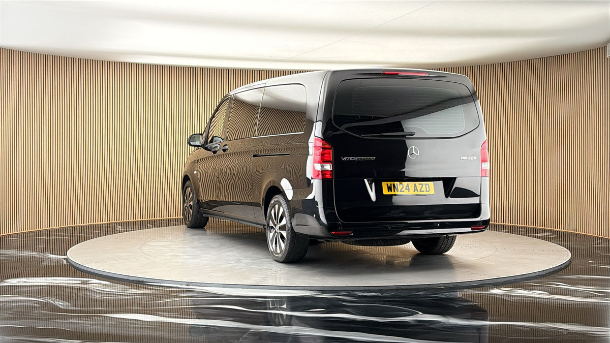 More views of Mercedes-Benz Vito