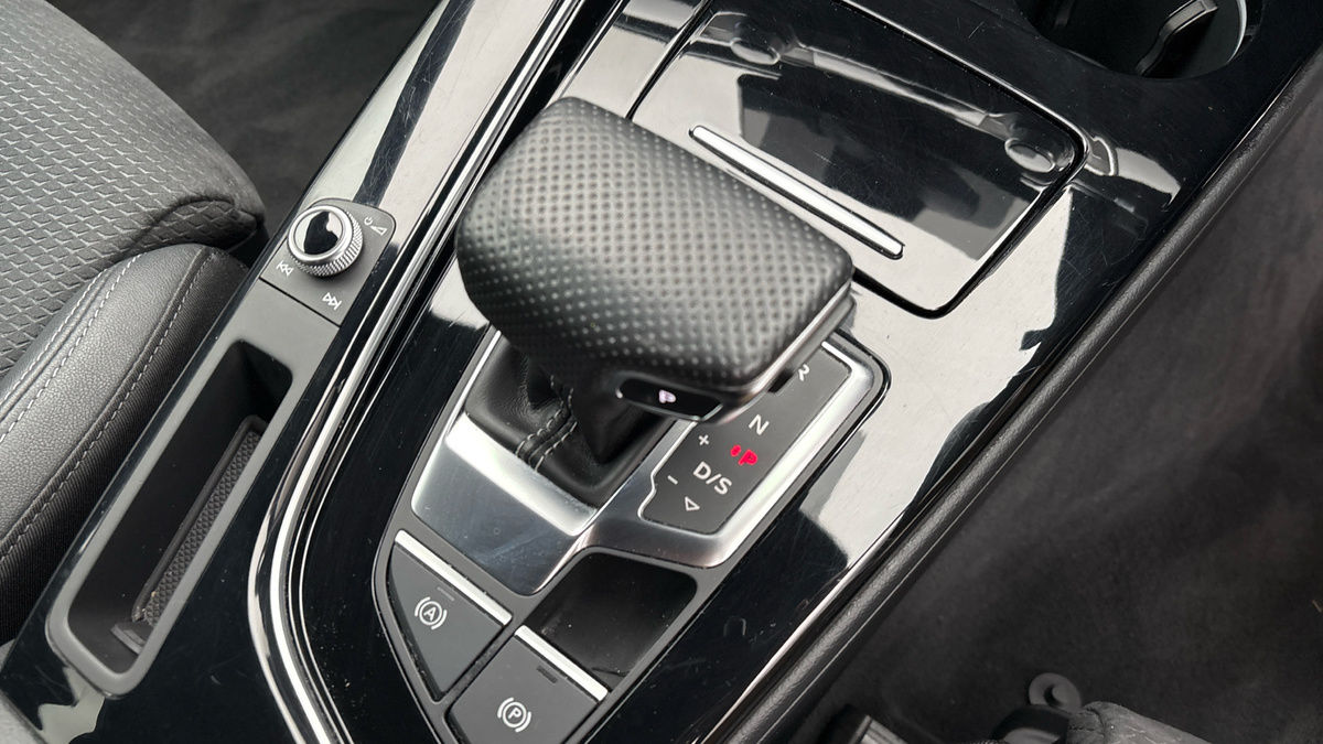 Audi A4 Avant Image 6