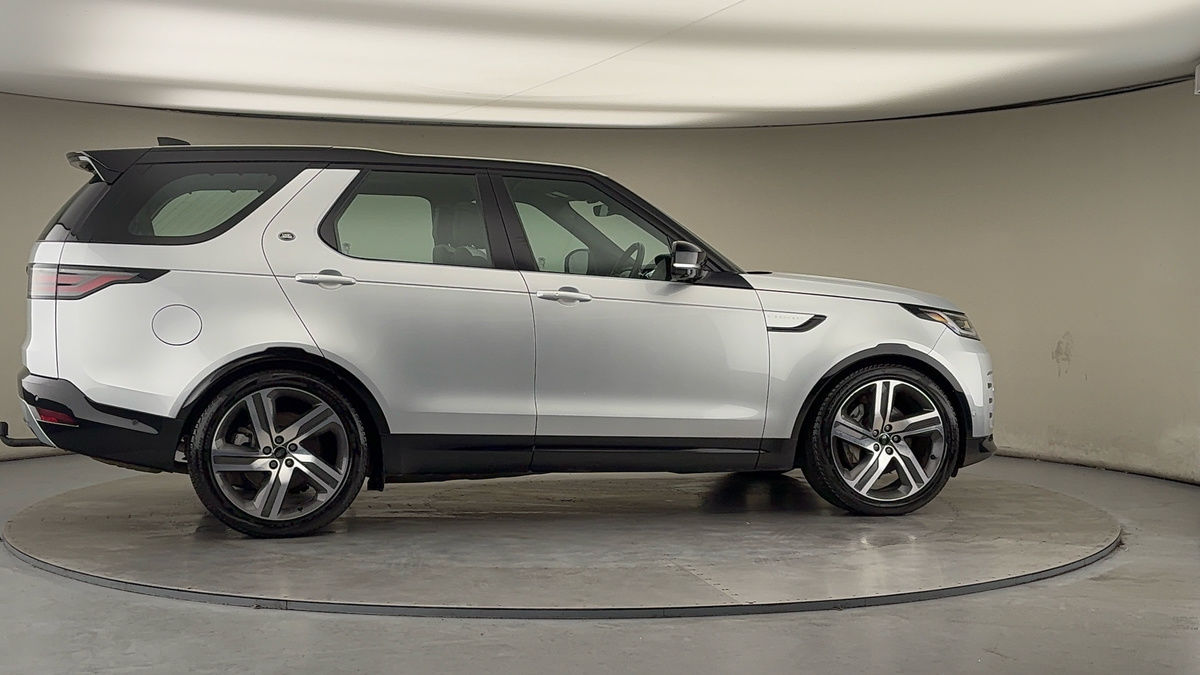 More views of Land Rover Discovery