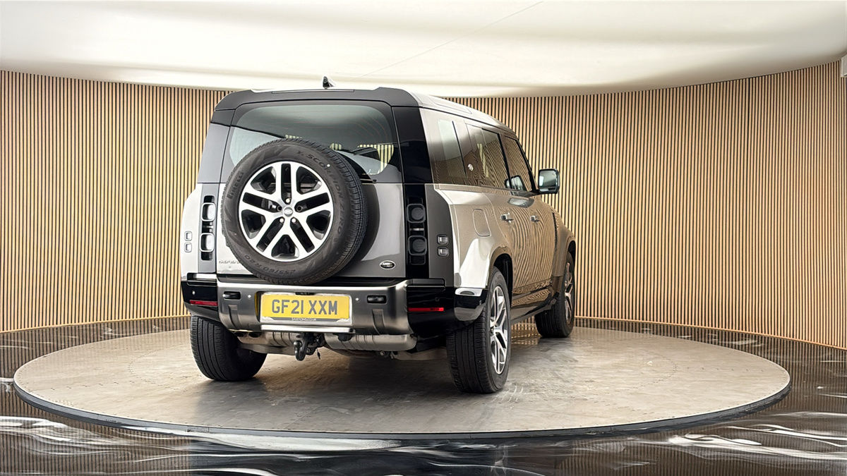 More views of Land Rover Defender 110