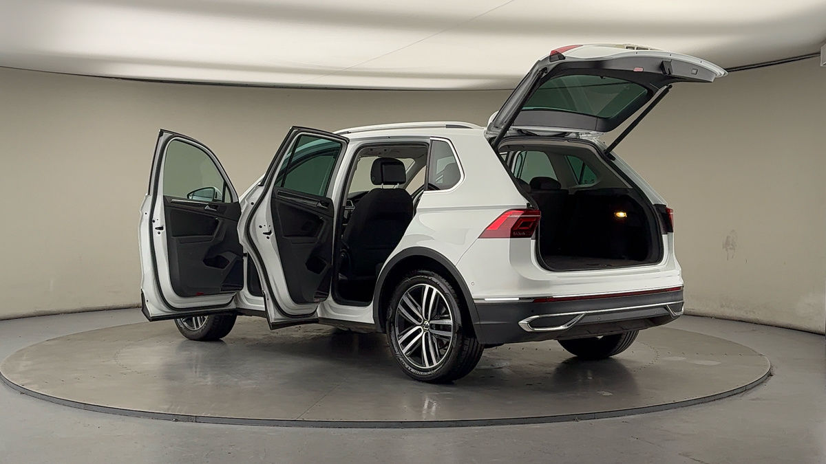 More views of Volkswagen Tiguan