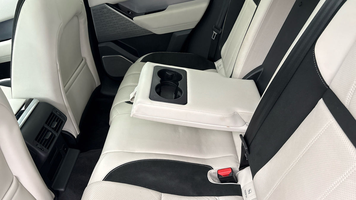 Land Rover Range Rover Velar Image 9