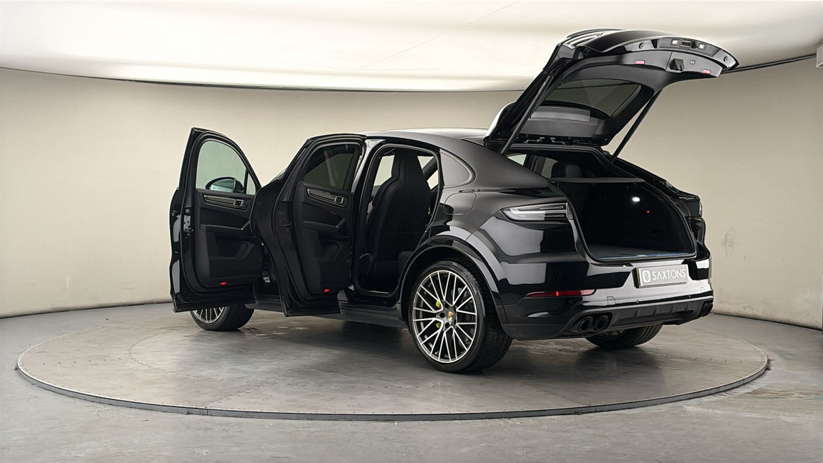 More views of Porsche Cayenne