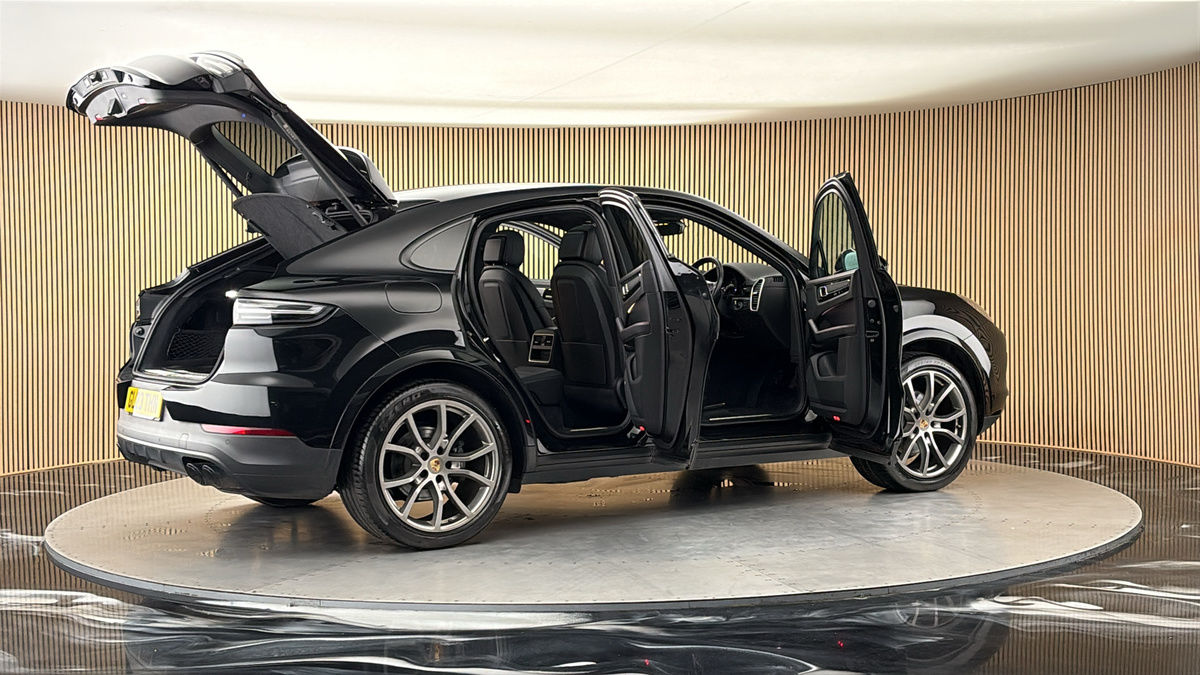 More views of Porsche Cayenne