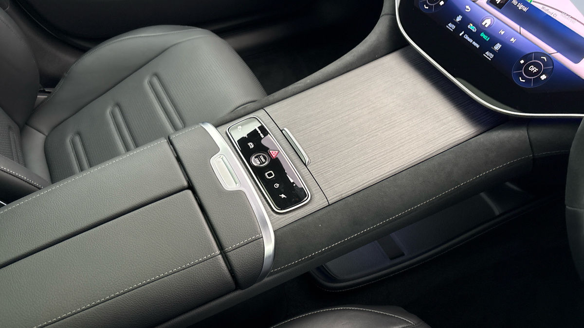 Mercedes-Benz EQE Image 18