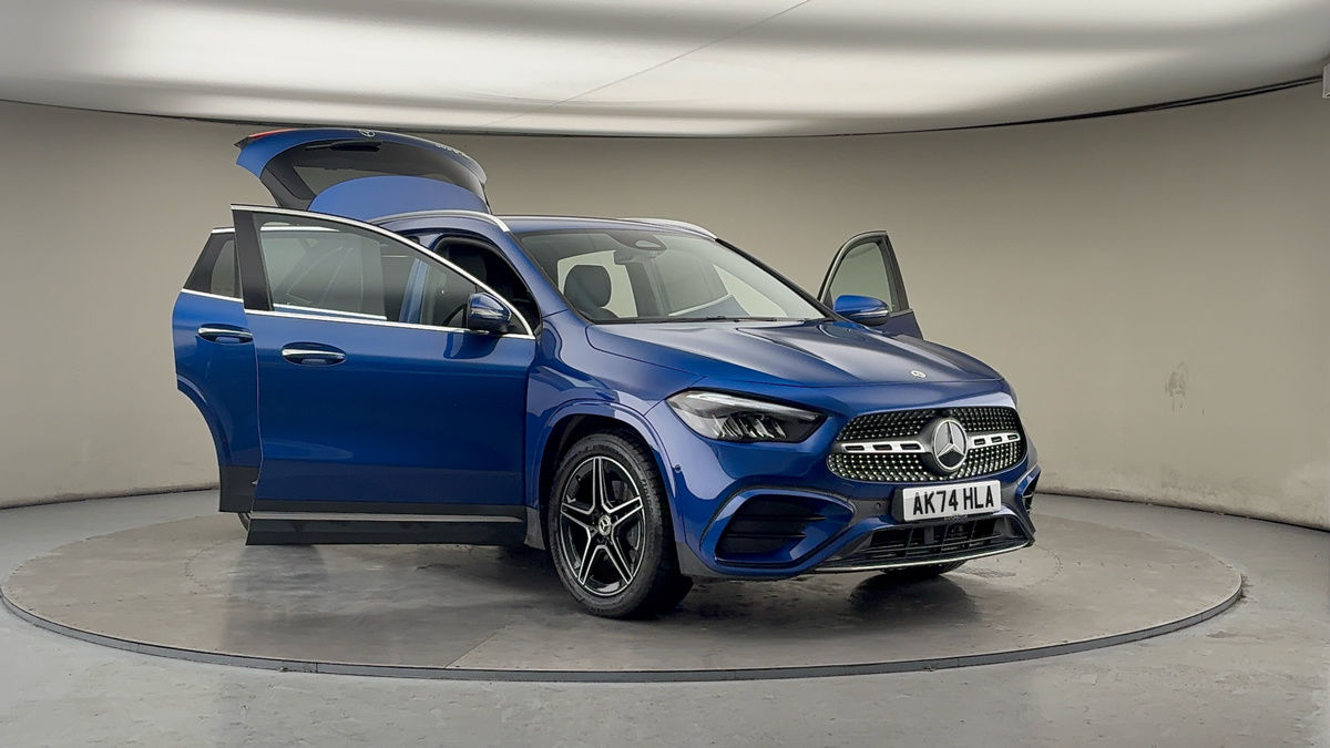 More views of Mercedes-Benz GLA