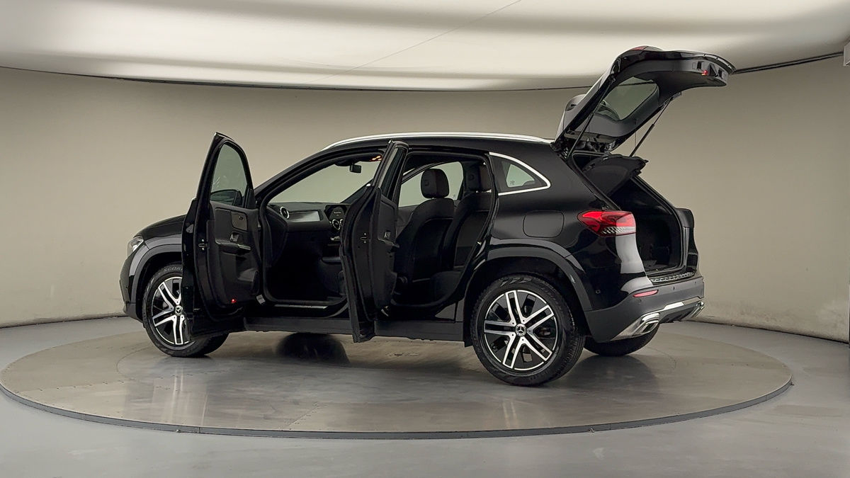 More views of Mercedes-Benz GLA