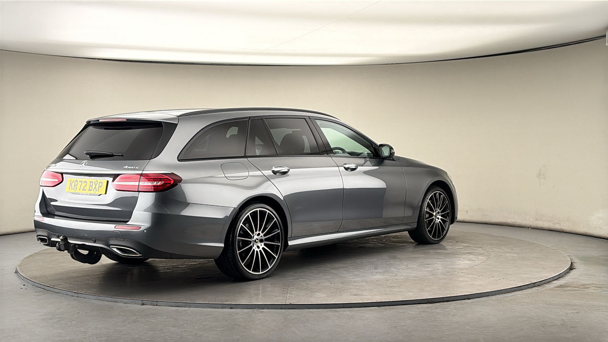 Mercedes-Benz E Class Image 21