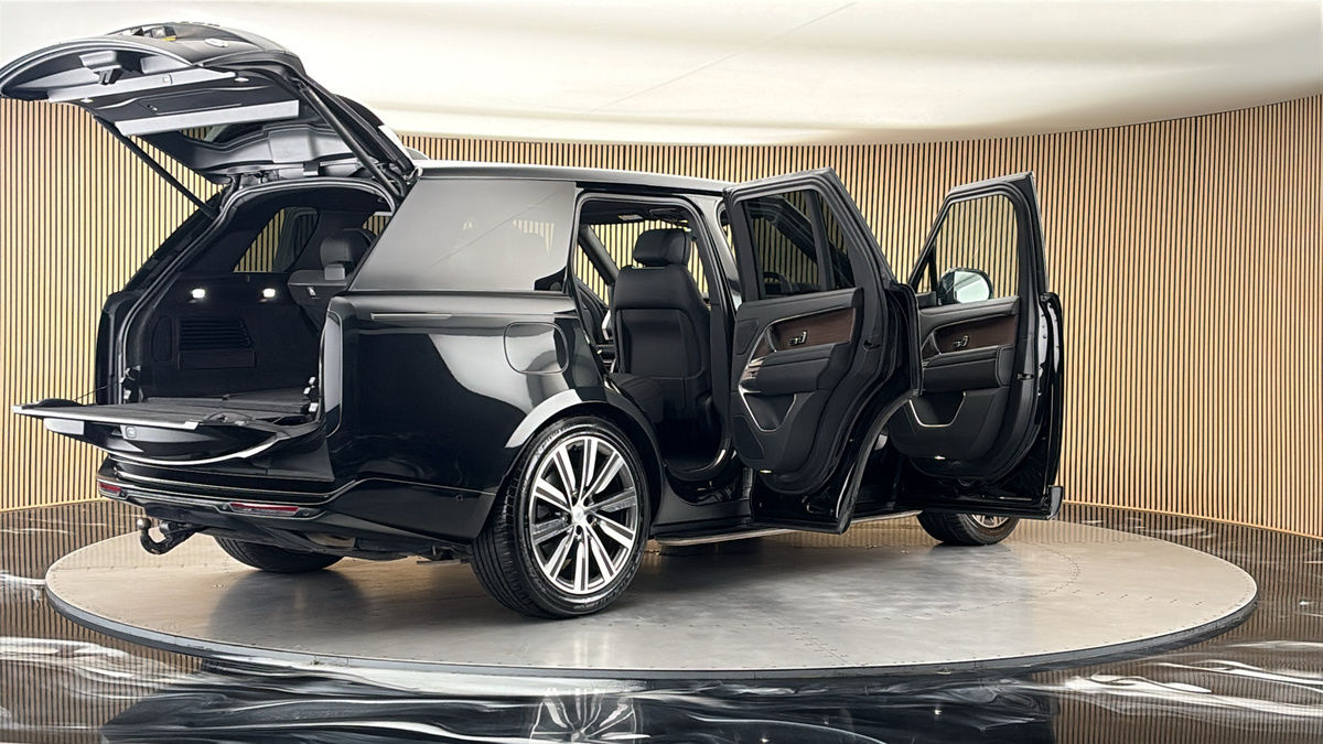 More views of Land Rover Range Rover