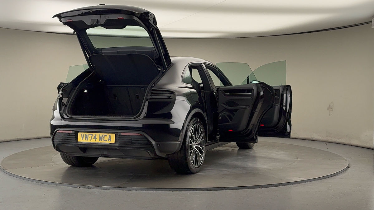 More views of Porsche Macan