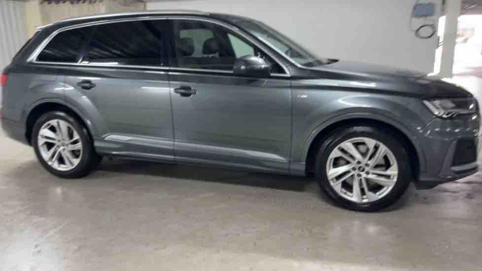 More views of Audi Q7