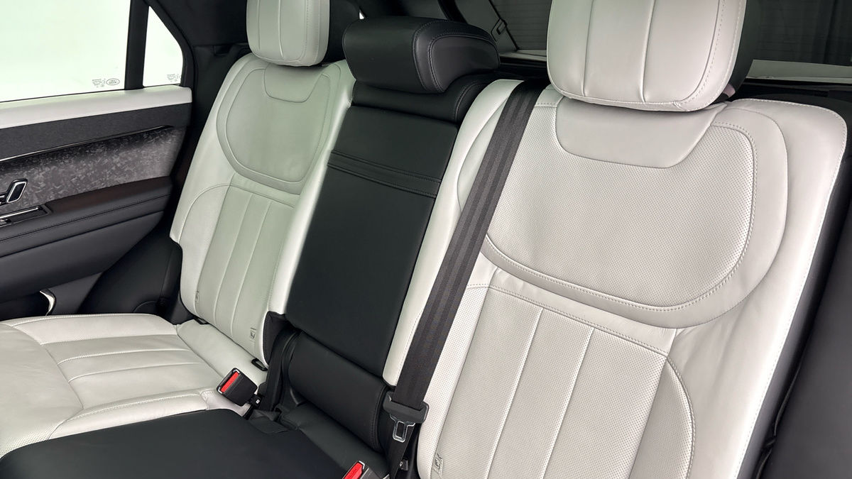 Land Rover Range Rover Sport Image 8