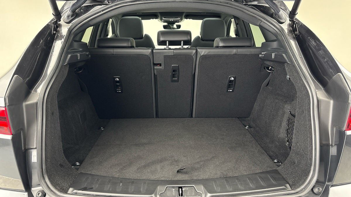 Jaguar E-PACE Image 11
