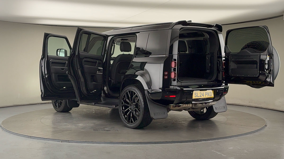More views of Land Rover Defender 110