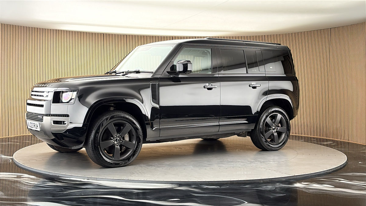 More views of Land Rover Defender 110