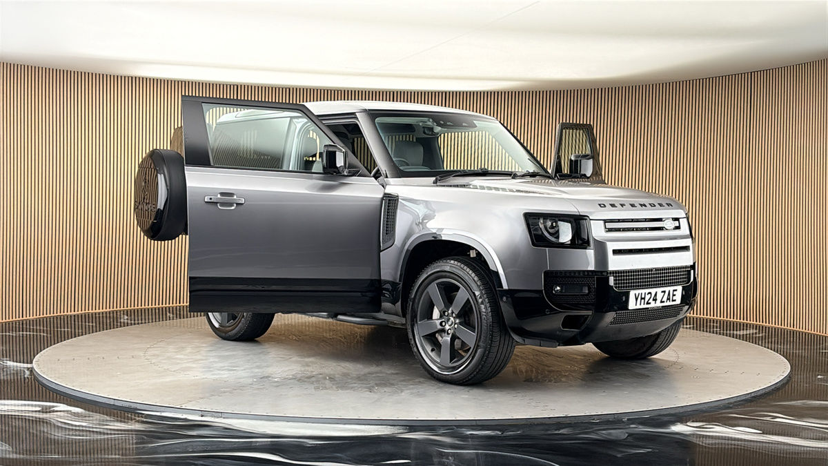 More views of Land Rover Defender 90