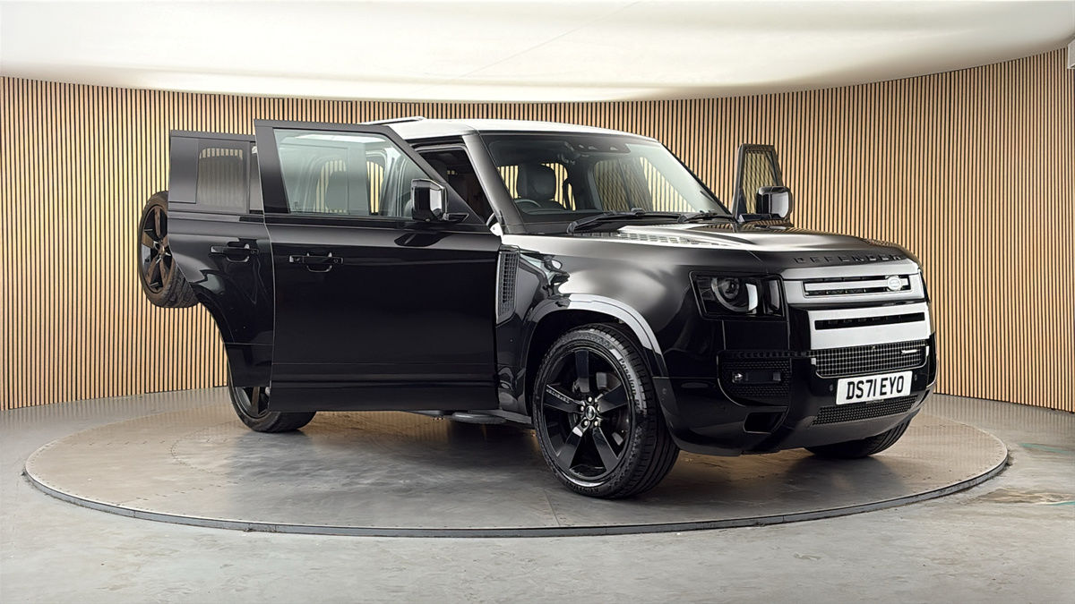 More views of Land Rover Defender 110