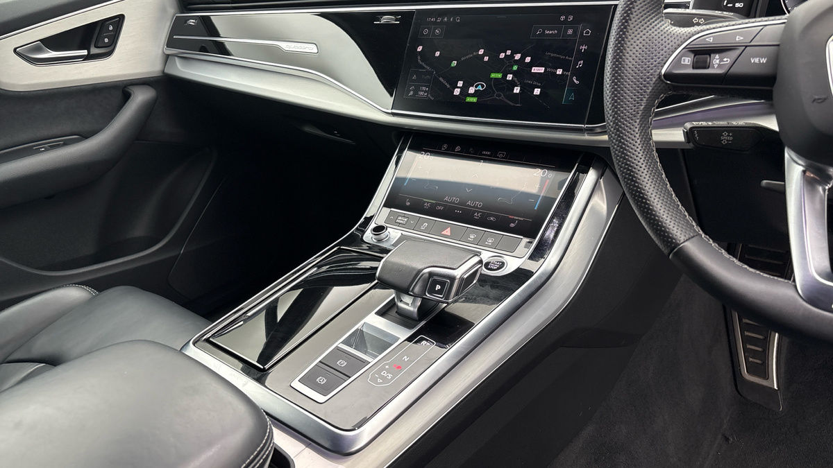 Audi Q7 Image 18