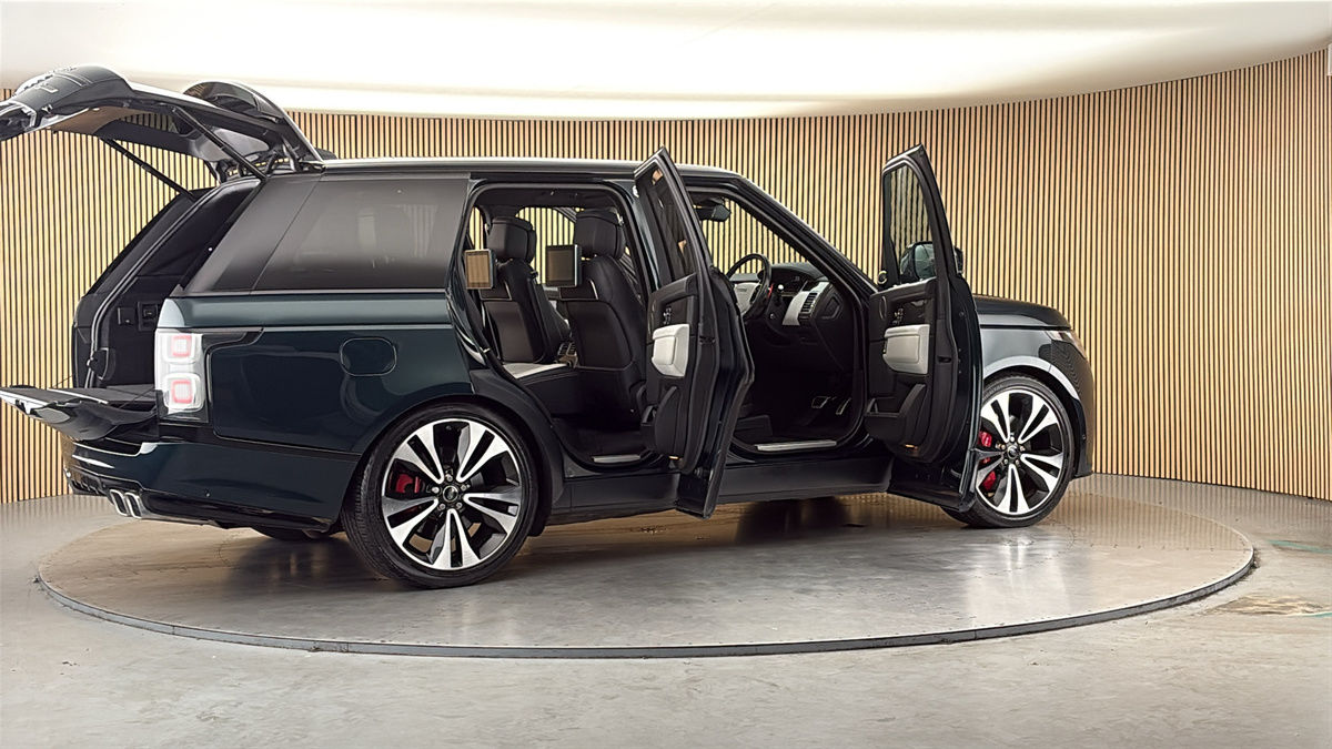 More views of Land Rover Range Rover