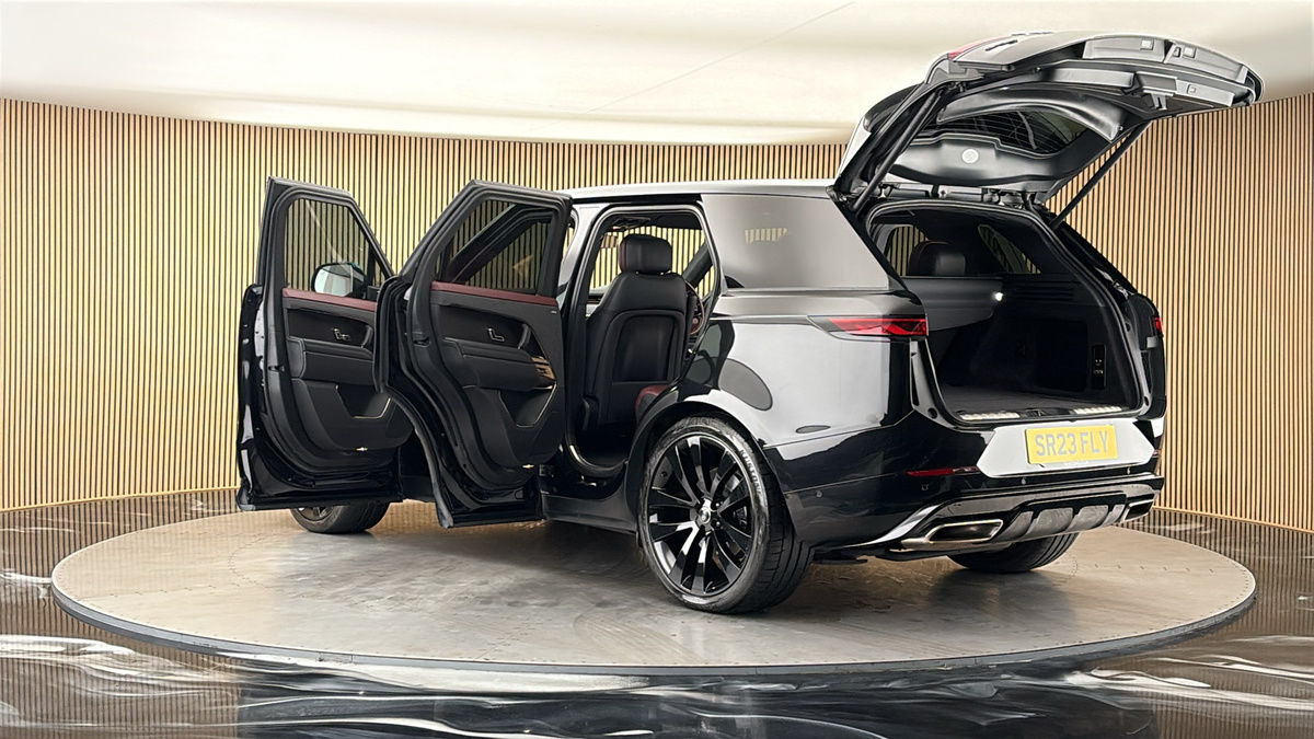 More views of Land Rover Range Rover Sport