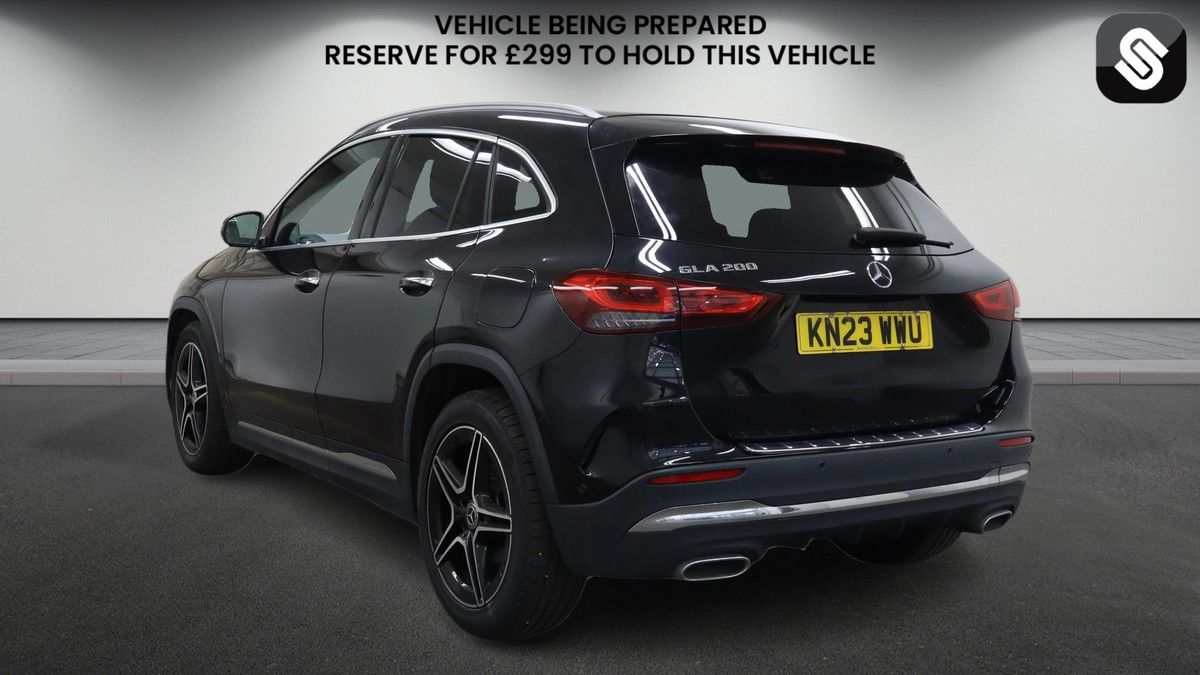 Mercedes-Benz GLA Image 3