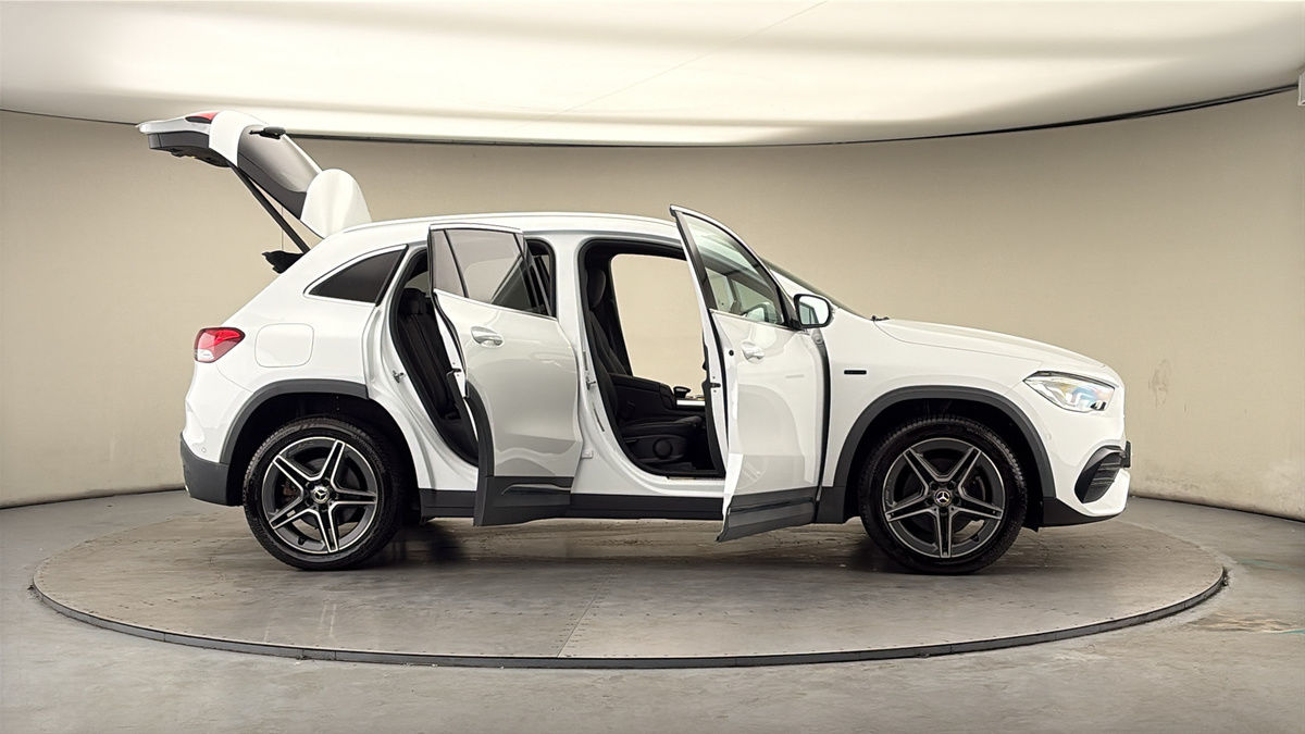More views of Mercedes-Benz GLA