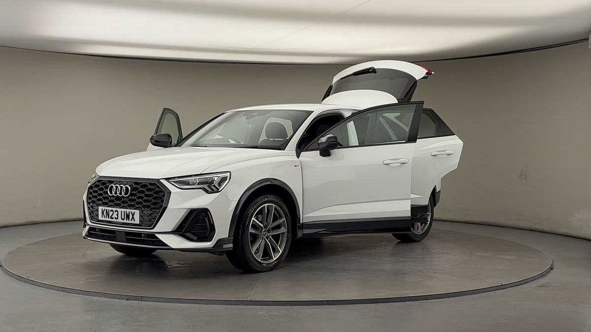 More views of Audi Q3