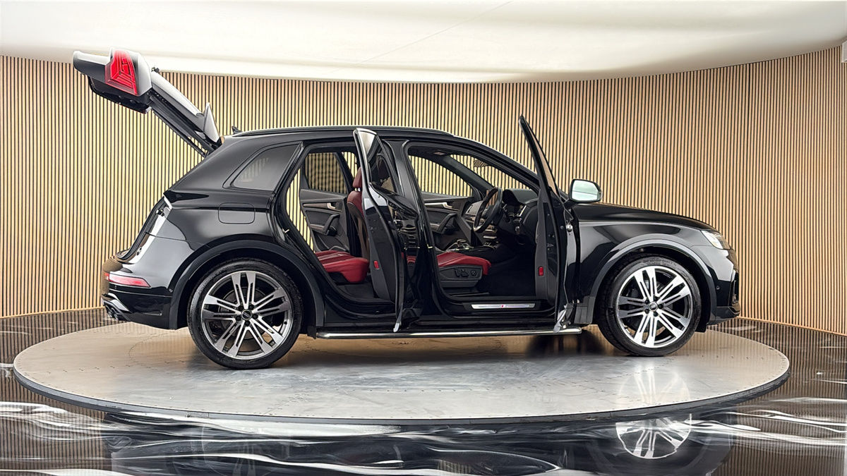 More views of Audi SQ5