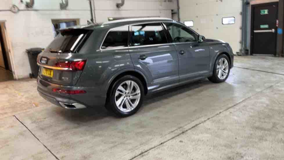 More views of Audi Q7