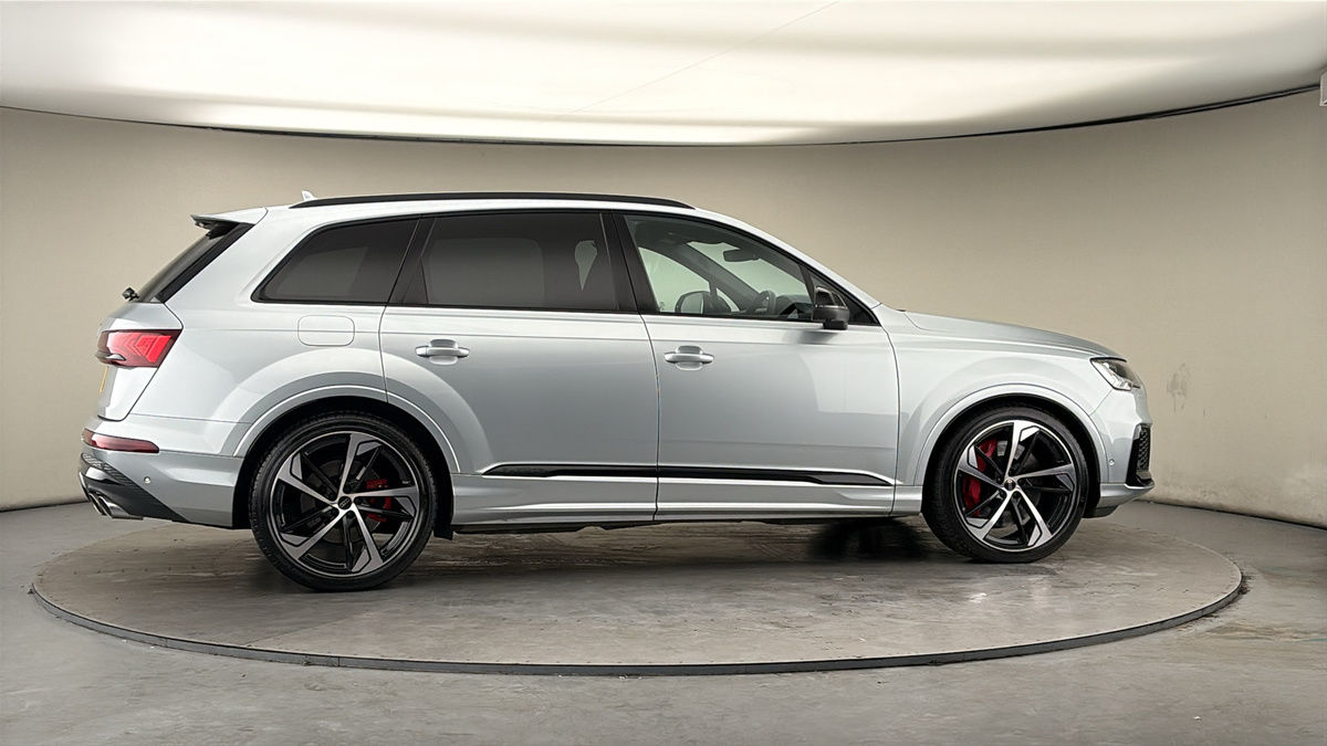More views of Audi SQ7