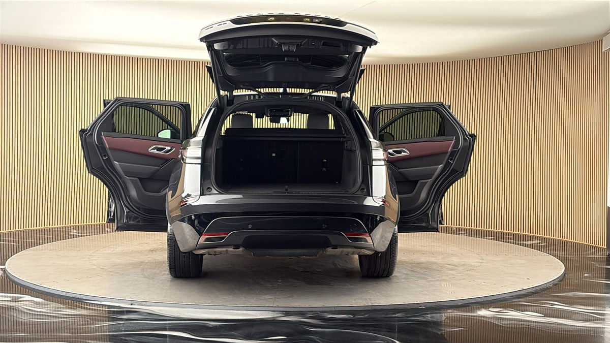 More views of Land Rover Range Rover Velar