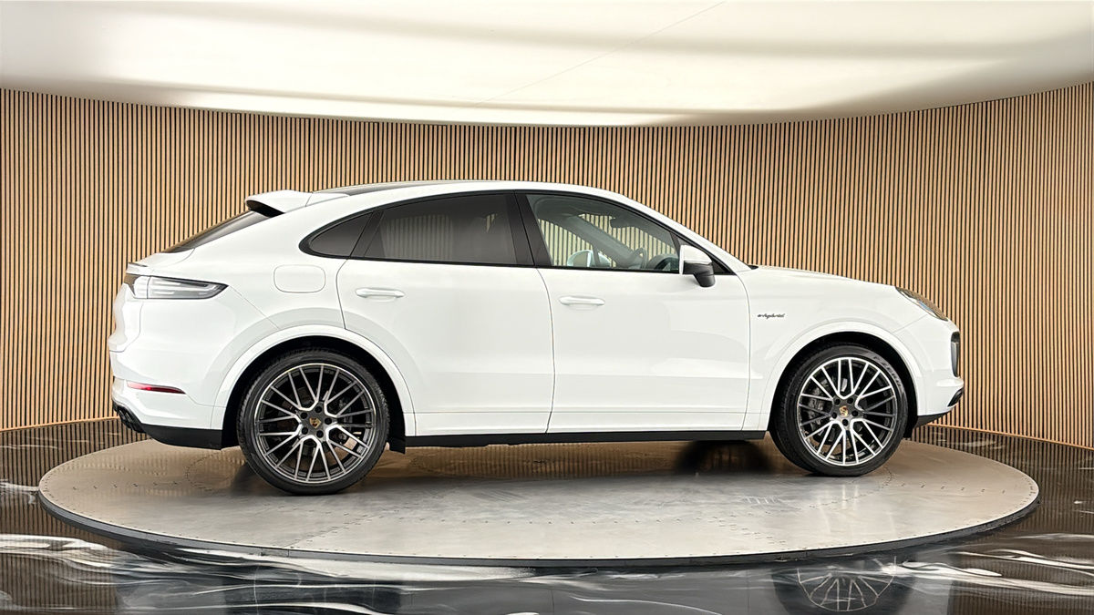 More views of Porsche Cayenne