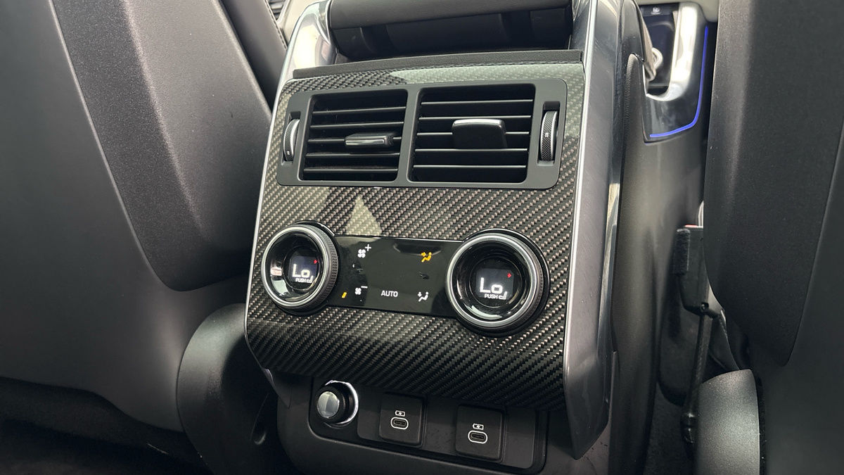 Land Rover Range Rover Sport Image 32