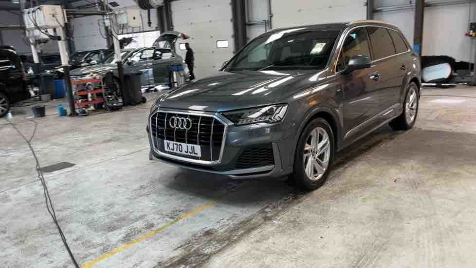 More views of Audi Q7