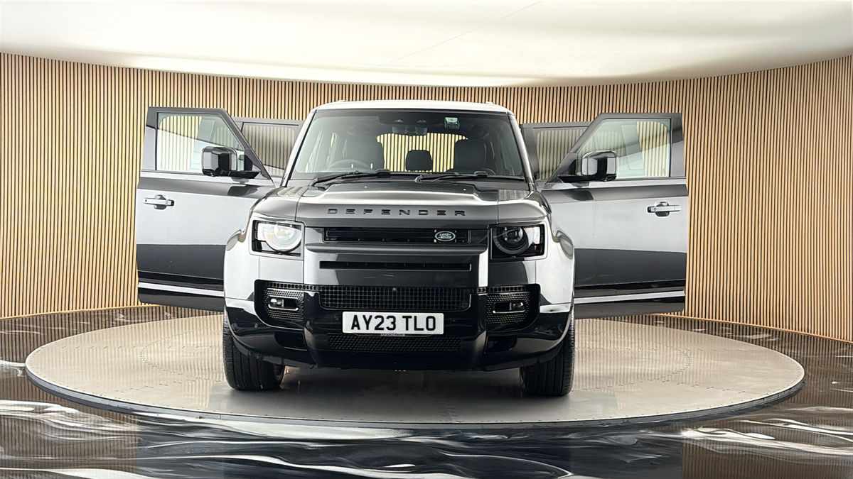 More views of Land Rover Defender 110