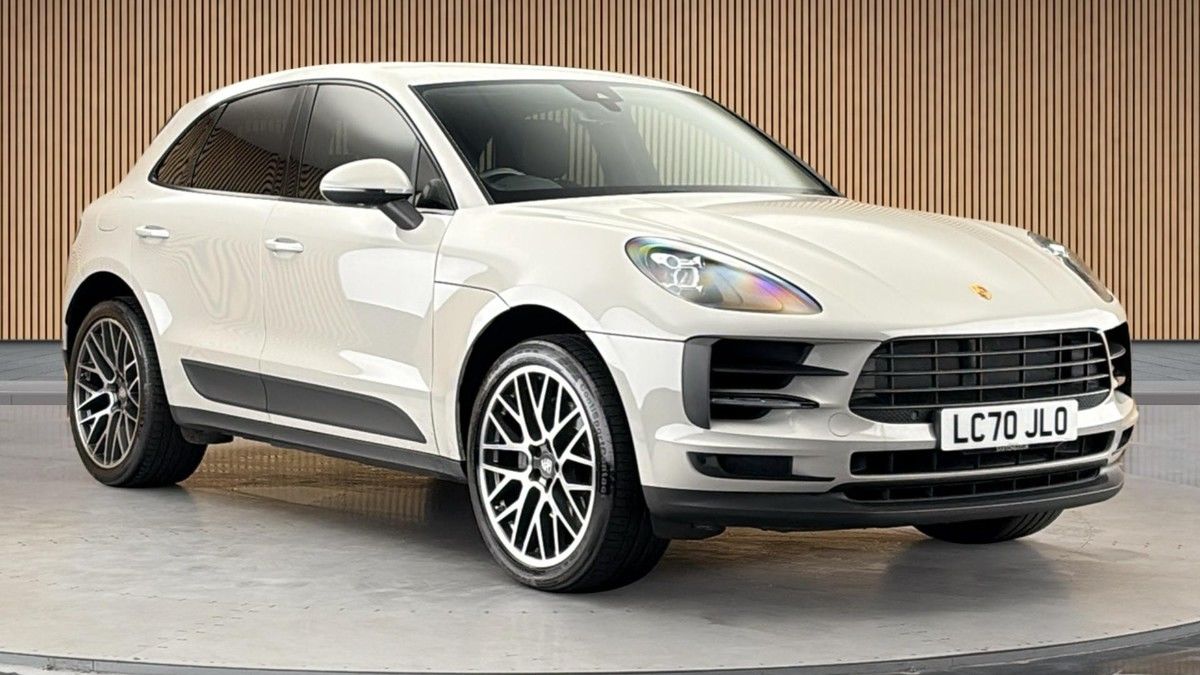 Porsche Macan Sticky Header Image