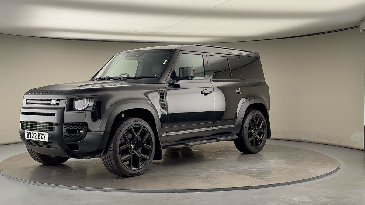 Land Rover Defender 110 Image 20