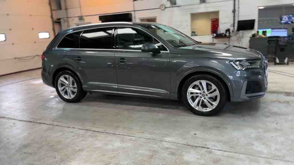 More views of Audi Q7