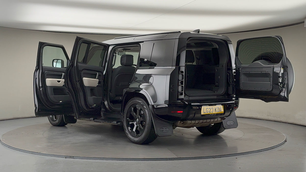 More views of Land Rover Defender 110