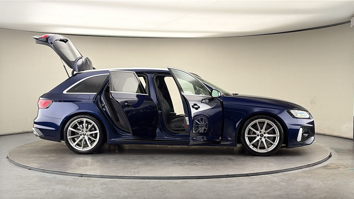 More views of Audi RS4 Avant