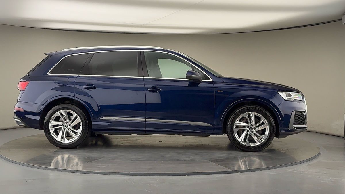 More views of Audi Q7