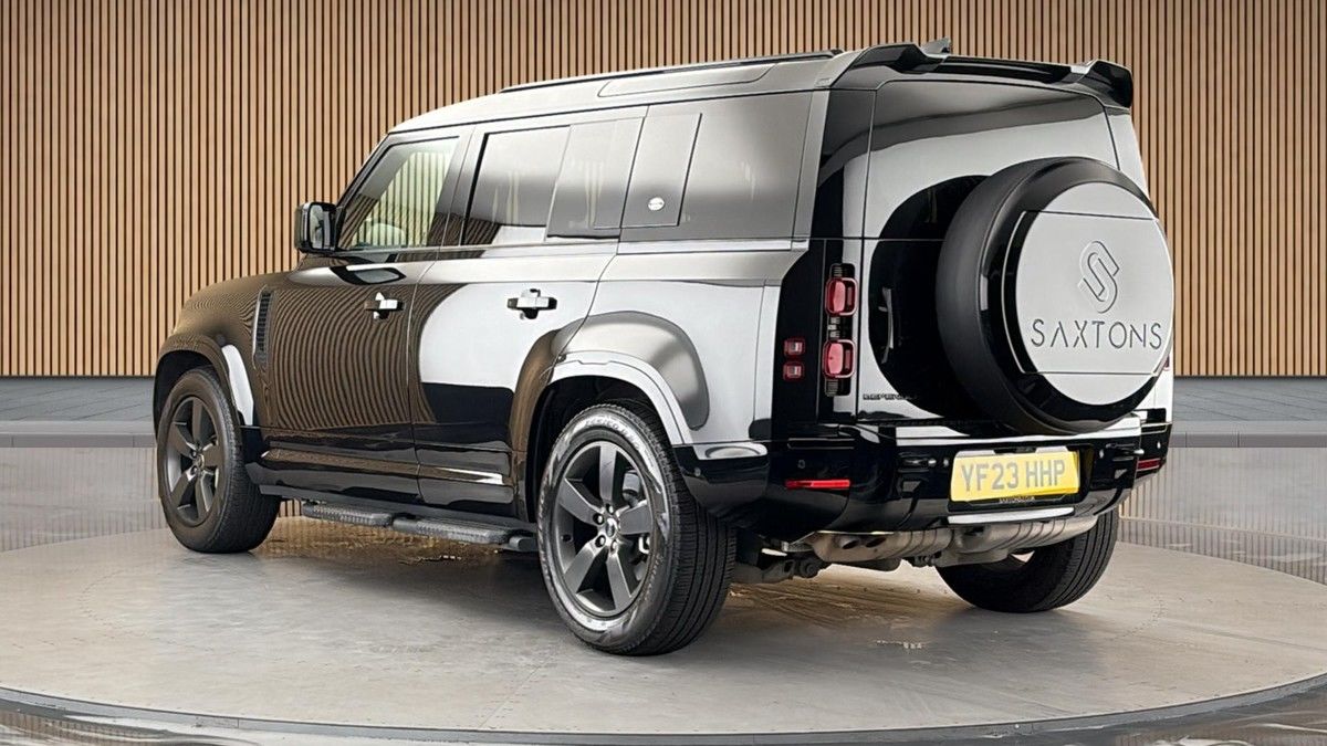 Land Rover Defender 110 Image 2