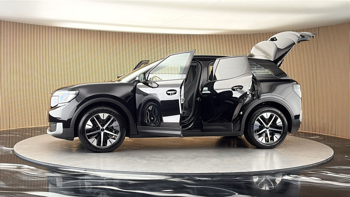 More views of Ford Explorer