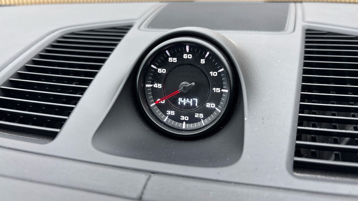 Porsche Cayenne Image 25