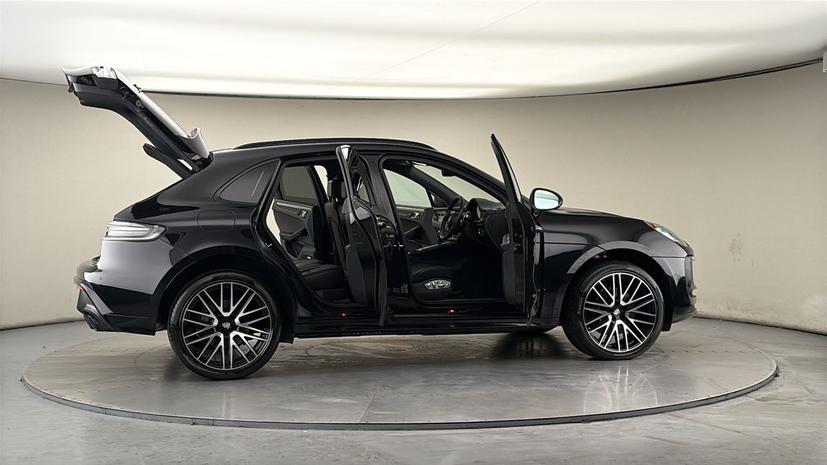 More views of Porsche Macan